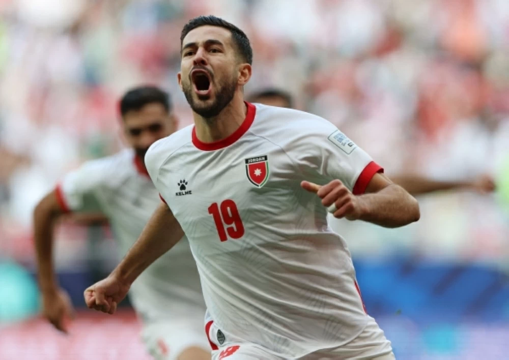  فريق نهضة بركان يهزم ستاد مالي بنتيجة 0 - 1 في بطولة الكونفيدرالية الإفريقية.